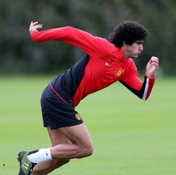 MU Seharusnya Beli Oezil, Bukan Fellaini