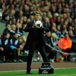 Performa Swansea di Babak Kedua Puaskan Laudrup