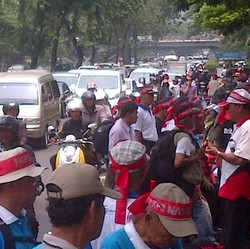 Ada Demo di Depan Gedung BRI, Lalin Senayan-Semanggi Macet Parah