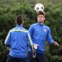Lutut Sudah Oke, Giroud Siap Tampil