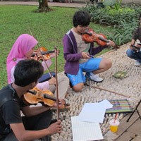 Belajar Seni Bareng di Taman Suropati Minus Iuran