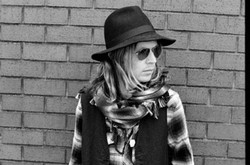 Beck Merilis Single Baru, Gimme