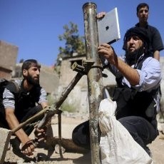 Pemberontak Suriah Gunakan iPad untuk Tembakkan Mortir