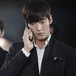 Choi Jinhyuk Tampil Maskulin di Drama Heirs