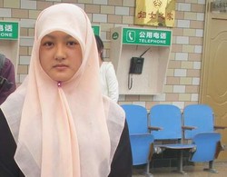Potret Gadis Cantik di Perkampungan Muslim China