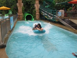 Riptide Rocket, Seluncuran Gila Waterpark di Singapura