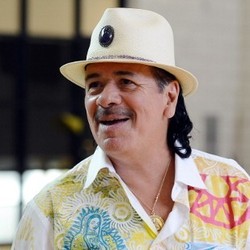 Brakk! Carlos Santana Kecelakaan Mobil Gara-gara Ngantuk