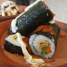 Sensasi Sushi Bercitarasa Khas Jawa