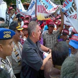 Wah, Bos BRI Rela Blusukan Temui Pensiunan yang Berunjuk Rasa 