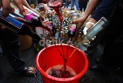 Berkedok Warung Kelontong, Ribuan Miras Berbagai Merek Disita Polisi 