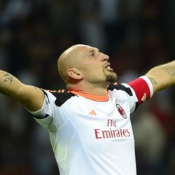 Abbiati: Tiga Angka yang Penting untuk Milan