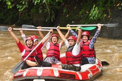 Mau Arung Jeram, Baca Dulu 6 Tips Ini