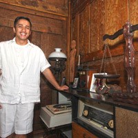 Bebas Mistis, Rumah Irfan Hakim Dipenuhi Barang Antik Ratusan Tahun