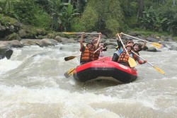 Arung Jeram, Liburan Tak Pernah Seseru Ini