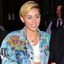 Miley Cyrus Masih Simpan Cincin Mewah dari Liam Hemsworth