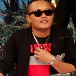 Kecapekan Syuting, Sule Sakit Tipes