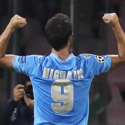 Dengan Gol, Higuain Coba Jaga Kepercayaan dari Benitez