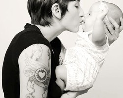 Foto: Ketika Para Ibu PD Pamerkan Bekas Jahitan Caesar Hingga Stretchmark 