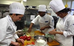 Kini Mahasiswa Kedokteran Amerika Belajar Memasak Hidangan Sehat