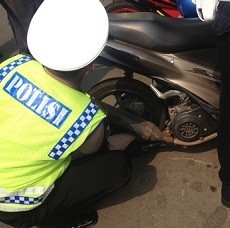 Dishub dan Polisi Kembali Razia Parkir Liar di Slipi