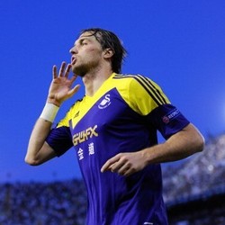 Swansea Hantam Valencia di Mestalla