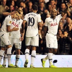 Defoe Dua Gol, Spurs Kalahkan Tromso