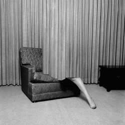 Gunakan Foto Erotis, Tapi Tanpa Seks