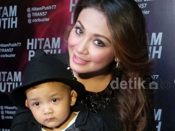 Virnie Ismail dan Anak Kesayangannya