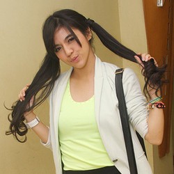 Rambut Ikat Dua Putri Una