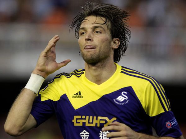 Swansea Hantam Valencia 3-0