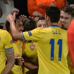 Walcott: Trofi Juara dalam Jangkauan Arsenal