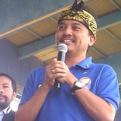 Roy Suryo Buka Piala Menpora di Stadion Si Jalak Harupat