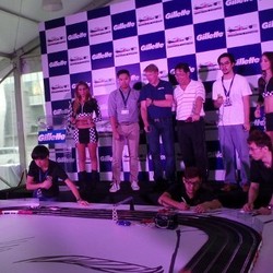 Serunya Balapan Melawan Mika Hakkinen