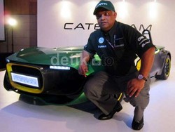 Tony Fernandes, 1 Pria 3 Keahlian