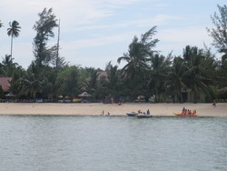Nyamannya Turis Mancanegara Jalan-jalan di Derawan