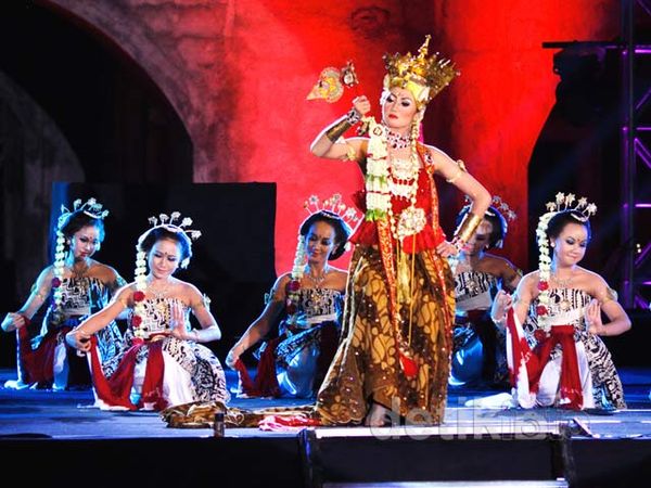 Solo International Performing Arts