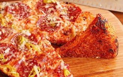 Ramen Crust Pizza, Pizza dan Ramen dalam Satu Gigitan