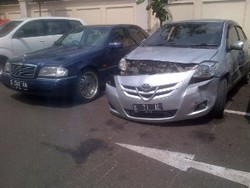 8 Orang Luka Berat Akibat Kecelakaan Beruntun 4 Mobil di Senayan