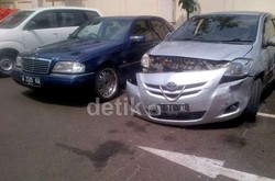 Mercy Turut Jadi Korban Tabrakan Saat Pemilik Sedang Nongkrong