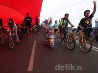 Bendera Raksasa Dibentangkan Guna Dukung Timnas U-19