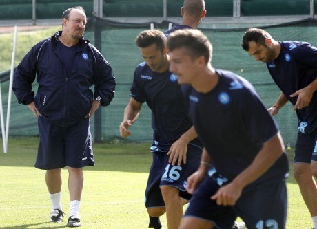 Benitez Ingin Napoli Lebih Solid Saat Bertahan