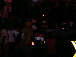 Benda Mencurigakan di Cipete Ternyata Baju Bekas