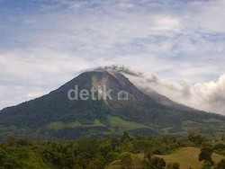 Pengungsi Gunung Sinabung Tersisa 4.349 Orang