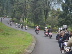 Scoodenttial Ajak Klub Motor Lain Touring ke Cisarua