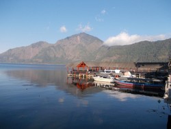 Pagi yang Menenteramkan Jiwa di Danau Batur