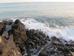 Pura Batu Bolong, Tanah Lot Ala Lombok