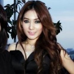 Bantah Numpang Tenar Lewat Vicky, Deasy Kitaro Cuma Manfaatkan Momen 