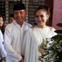 Syukuran Orangtua Naik Haji, Ayu Ting Ting Tak Ditemani Suami