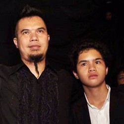 Dul Sudah Bisa Berjalan dengan Tongkat