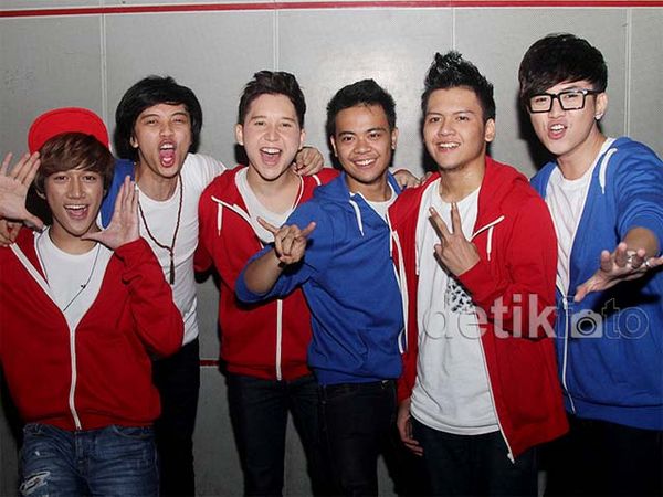 Kini Berenam, SM*SH Tetap Kompak